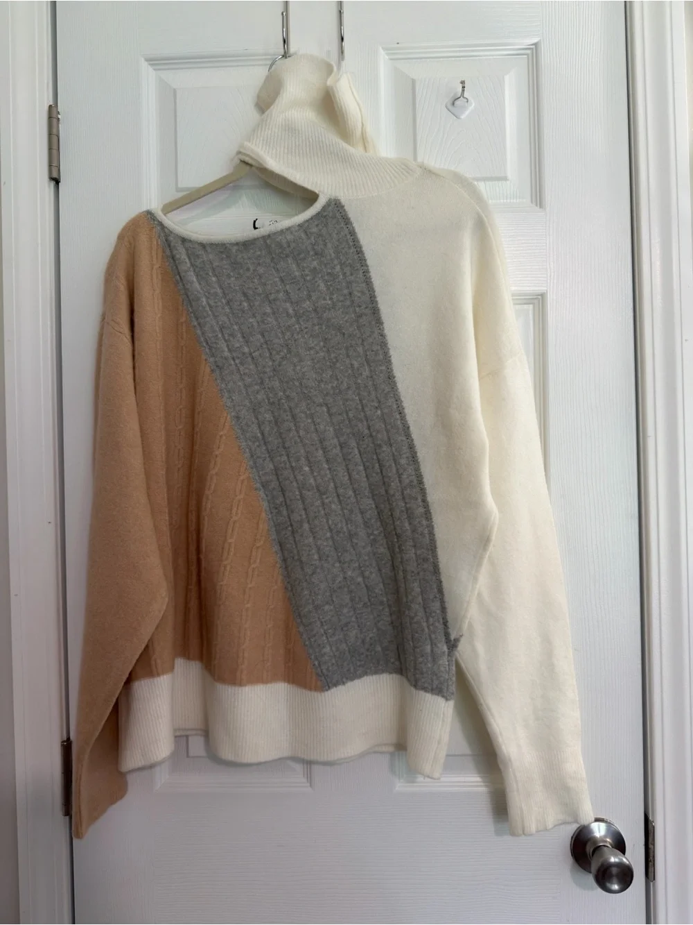 NWT Le Lis Collection Multicolor Colorblock Cable-Knit Turtleneck Pullover L